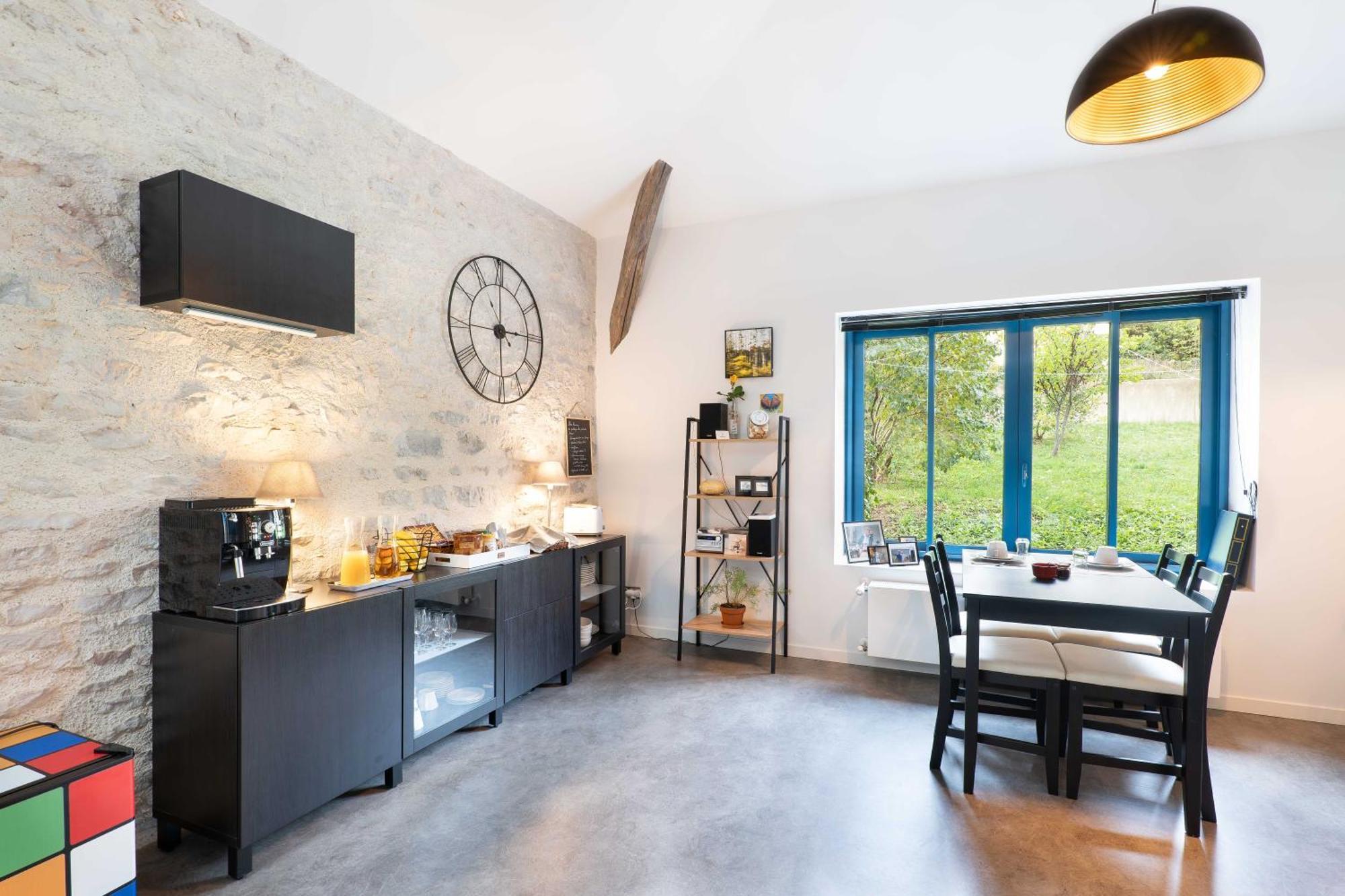 Chez Romain Solutre-Pouilly Экстерьер фото